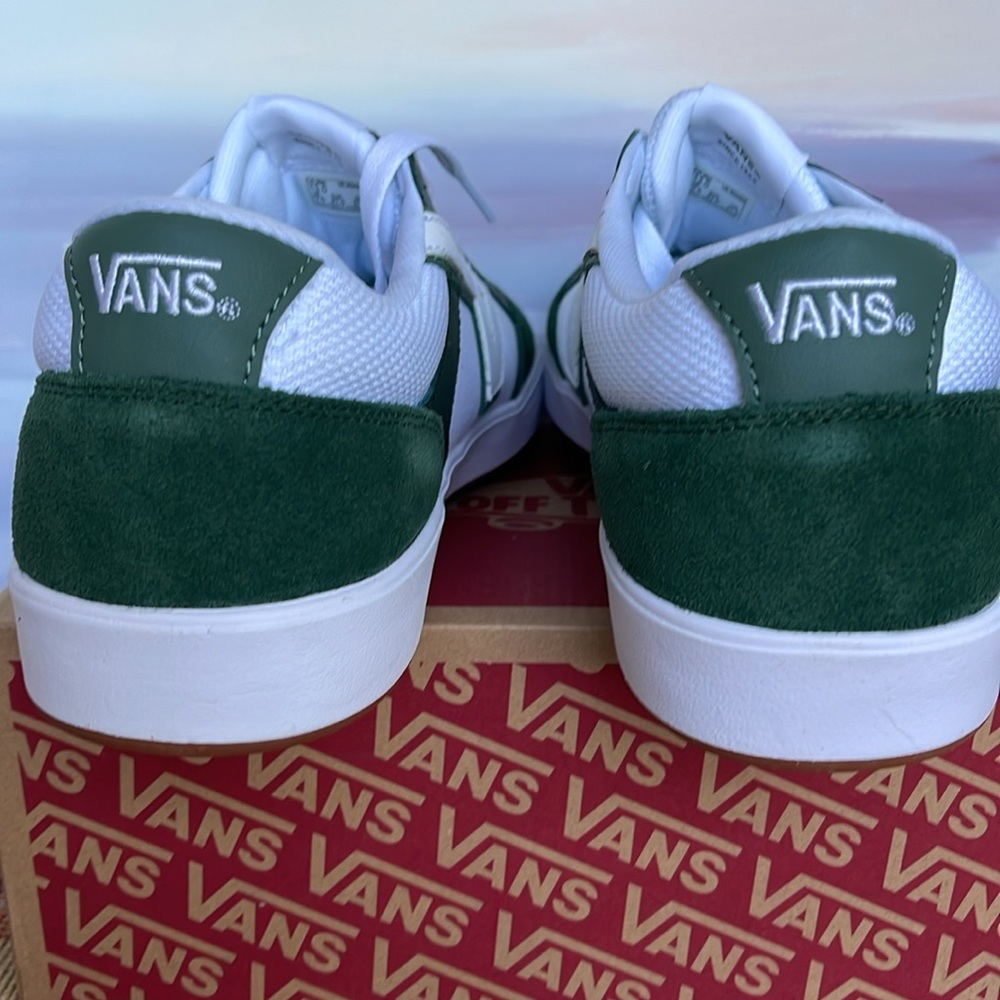 Vans Men’s Lowland Cc
New Varsity Green/White
VN0A7TNLY9H
Sneakers - Picture 13 of 16
